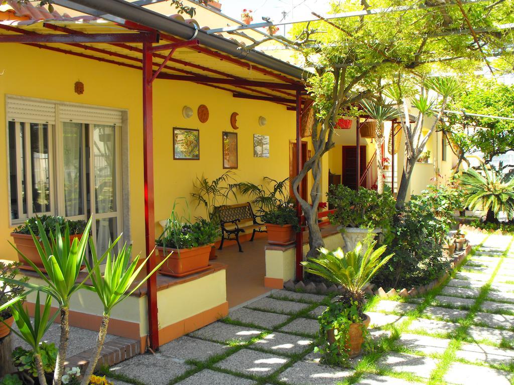 Domus Felix Bed and Breakfast Ercolano Buitenkant foto
